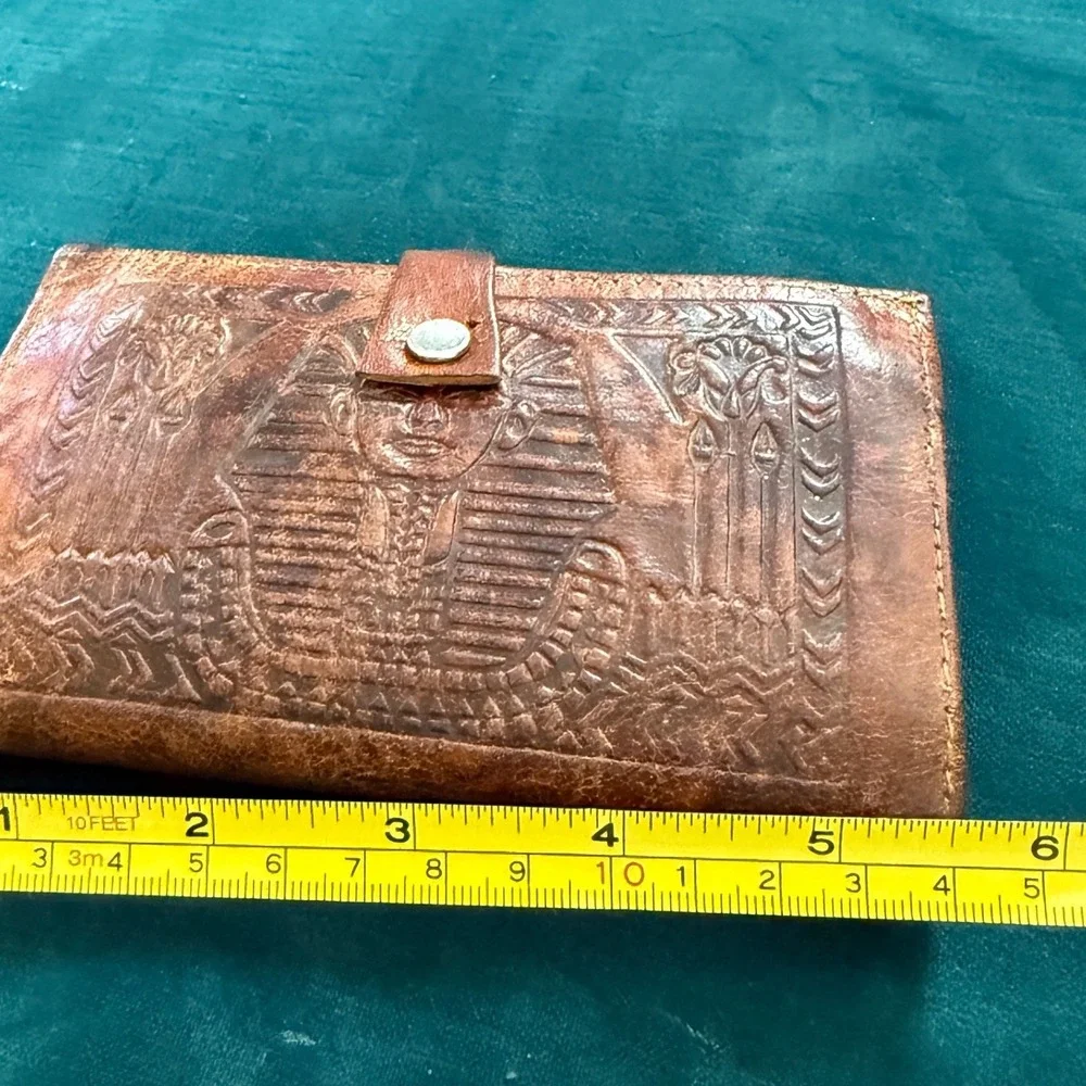 Vintage Hand Tooled Leather Egyptian‎ Pharaoh King Tut Wallet Brown Kiss Lock